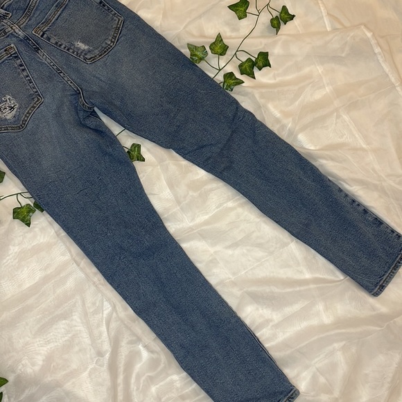 FOREVER 21 • DISTRESSED • SKINNY JEANS • SIZE 24W (SIZE 0) • LIKE NEW CONDITION - Picture 10 of 11